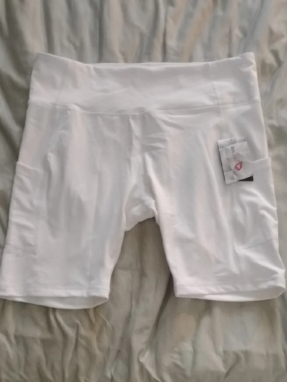 Baleaf White High-Rise Bike Shorts with Side Pockets - Picture 1 of 4